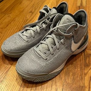 Men’s Nike 8.5 shoes